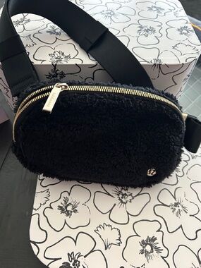 hot pink lululemon makeup bag Lululemon Athletica Everywhere Belt Bag 1L Sonic Pink